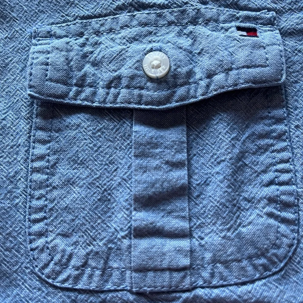 Tommy Hilfiger Vintage Light Blue Casual Button-Down Shirt With Pockets - Picture 5 of 10